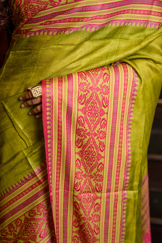 Bengal Tussar saree in green and fuchsia colour